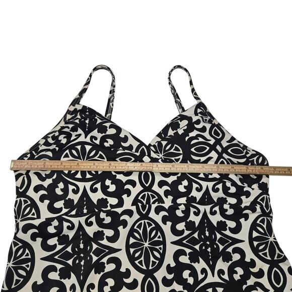 Lands End Takini Top Women 16 DD V Neck Shelf Bra Tile Print Swimwear Vacation - Picture 6 of 9